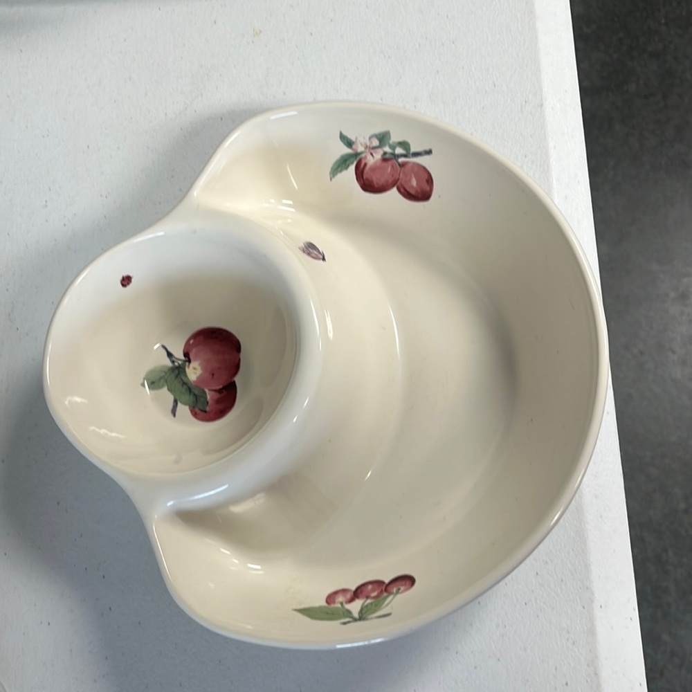 Pfaltzgraff delicious Apple chip and dip bowl